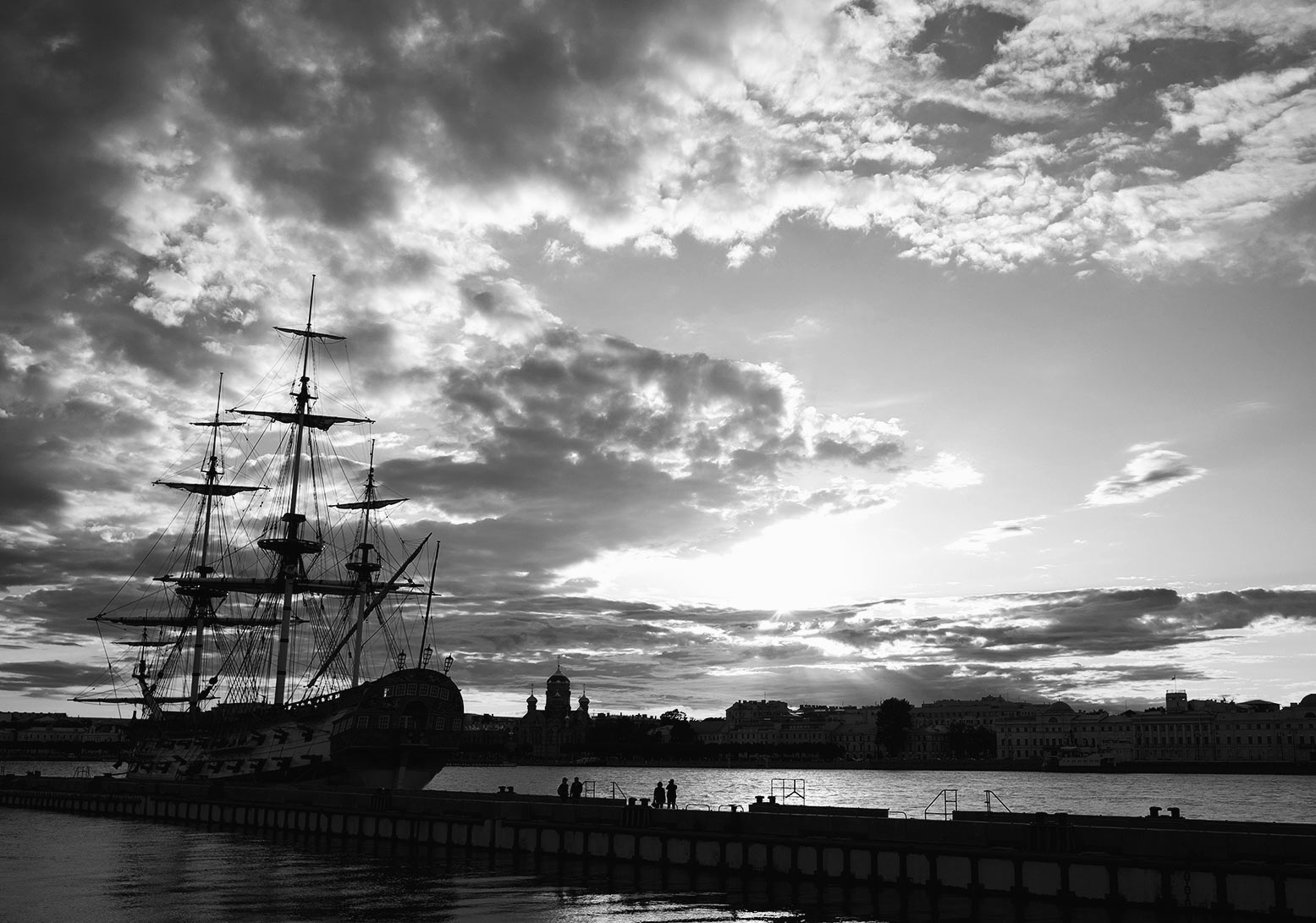 Evening upon Neva river